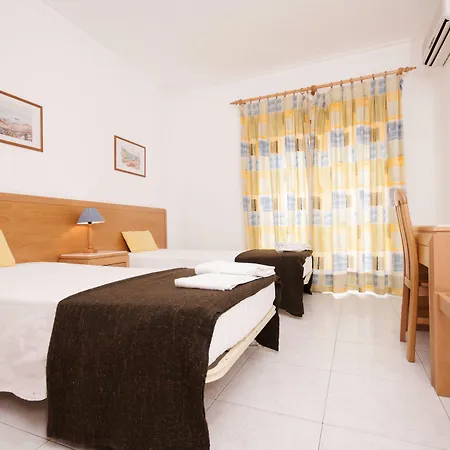 Plaza Real By Atlantichotels 3* ポルティマン