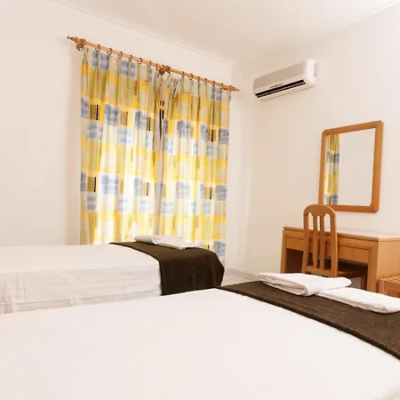 Plaza Real By Atlantichotels 3* ポルティマン