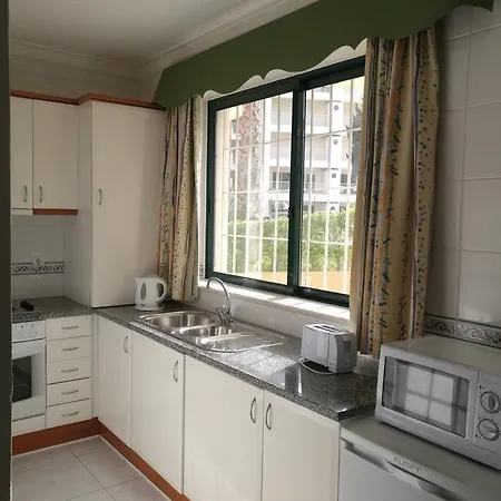 Plaza Real By Atlantichotels 3* ポルティマン