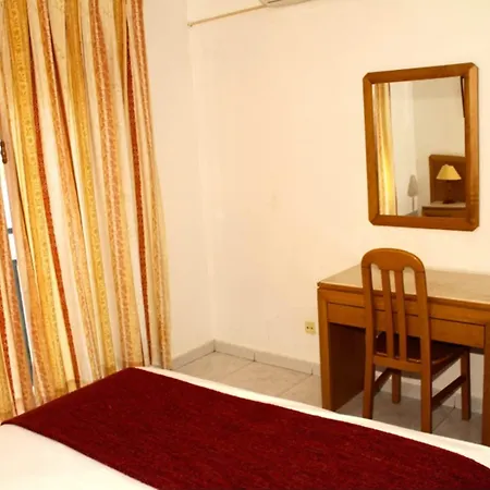 Aparthotel Plaza Real By Atlantichotels 3*