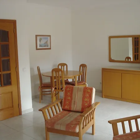 Ξενοδοχείο με διαμερίσματα Plaza Real By Atlantichotels 3*